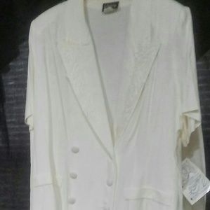 Women's white 2pc summer suit